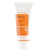 ضدآفتاب SPF50 بی رنگ وچه Voche مناسب پوست چرب و آکنه ای